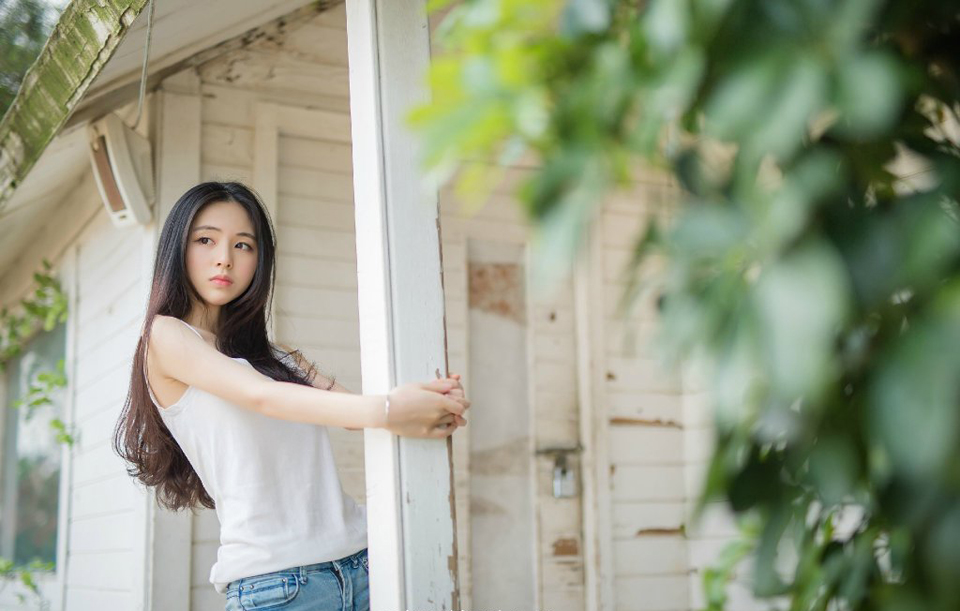 “那就这样算了？”夏侯惇忍不住道：“让我们一家来对付吕布，怎么可能？”